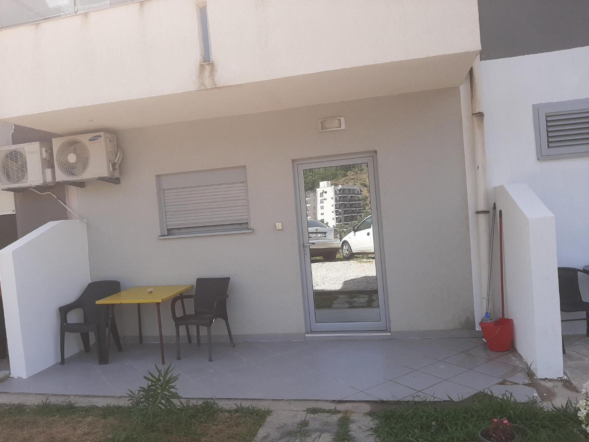 Apartmani Cukic Rafailovici Budva Bilik gambar